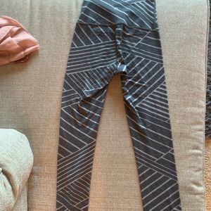 Lululemon grey patterned leggings